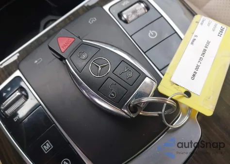 2016 Mercedes-Benz Glc 300 из США, поврежденный, VIN WDC0G4JB1GF053522